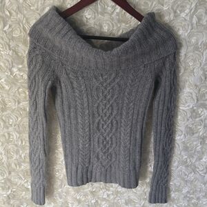Abercrombie & Fitch Gray Off-Shoulder Sweater